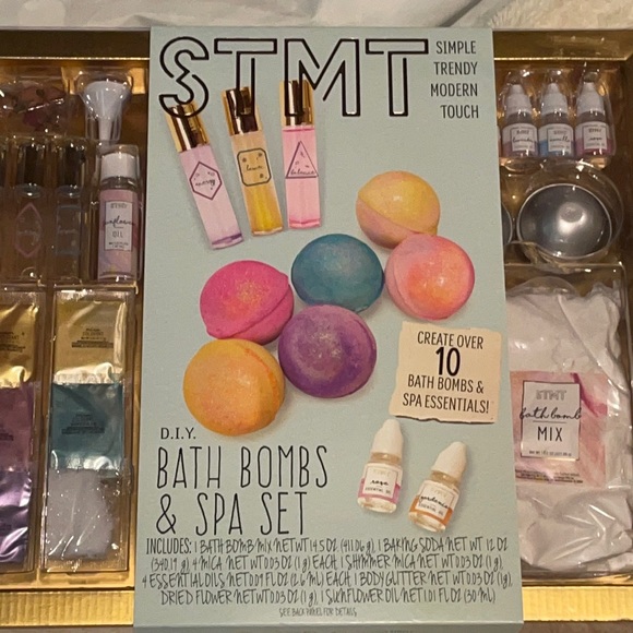 STMT Bath Bombs AND Spa Set - Picture 1 of 5